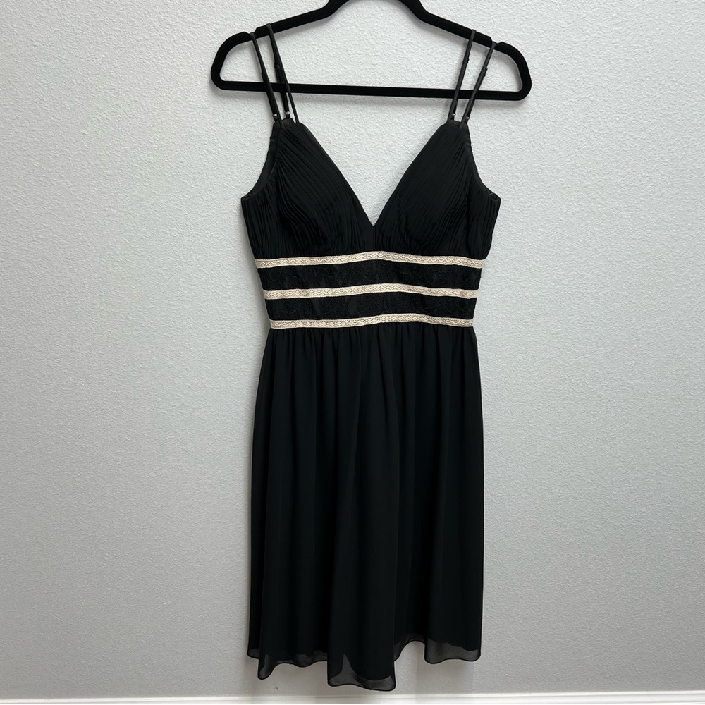 NWT! White House Black Market black dress size 4 with adjustable straps